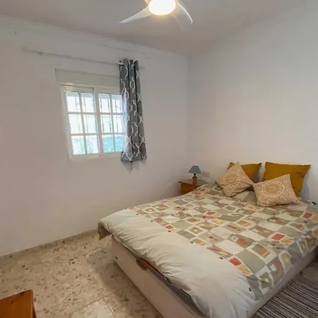 Manoli: 4 Bedroom In Zahora, Ideal For 2 Families Сasa de vacaciones *