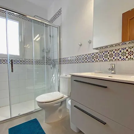 Сasa de vacaciones Manoli: 4 Bedroom In Zahora, Ideal For 2 Families