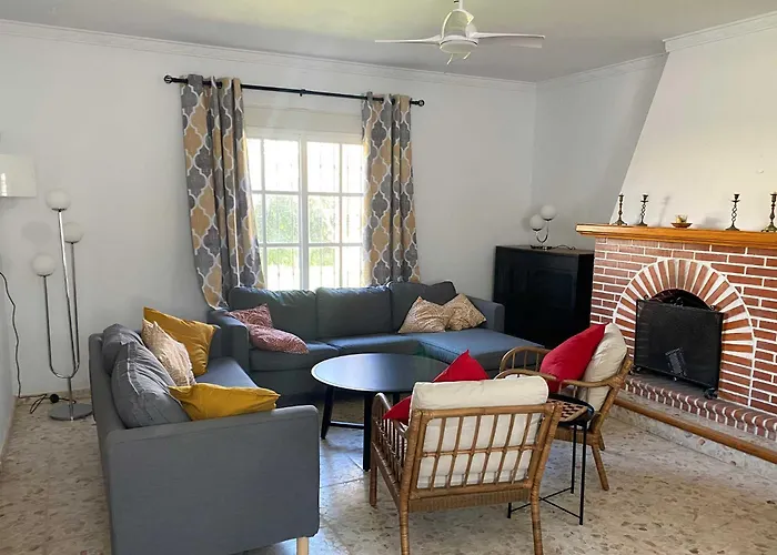 Manoli: 4 Bedroom In Zahora, Ideal For 2 Families * كاديز