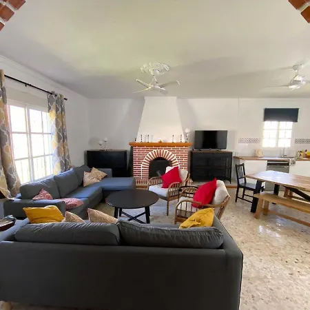 Manoli: 4 Bedroom In Zahora, Ideal For 2 Families * Cádiz