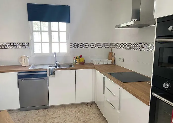 Prázdninový dům Manoli: 4 Bedroom In Zahora, Ideal For 2 Families Cádiz