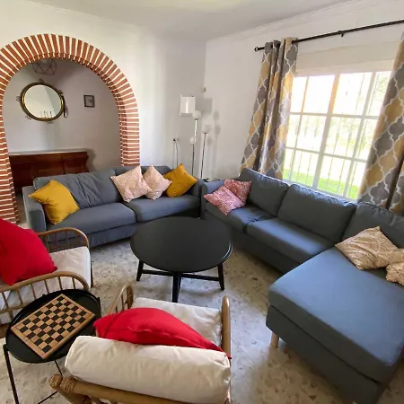 Prázdninový dům Manoli: 4 Bedroom In Zahora, Ideal For 2 Families Cádiz